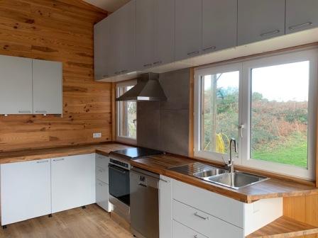 pose-de-cuisine-pose-de-chauffe-eau-coulage-de-dalle-en-beton-creation-terrasse-multiservices-petits-travaux-haute-vienne-pose-de-portes-pose-de-fenetres-pose-de-parquet-flottant
