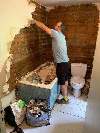 pose-de-toilette-pose-de-douche-pose-de-cuisine-pose-de-chauffe-eau-coulage-de-dalle-en-beton-creation-terrasse-multiservices-petits-travaux-haute-vienne-pose-de-portes-pose-de-fenetres-pose-de-parquet-flottant-renovation-salle-de-bain-renovation-cuisine